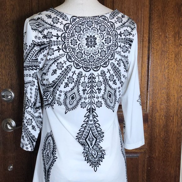 A  "Shana K" blouse, lovely black and white print,  new and with tags - Picture 3 of 6